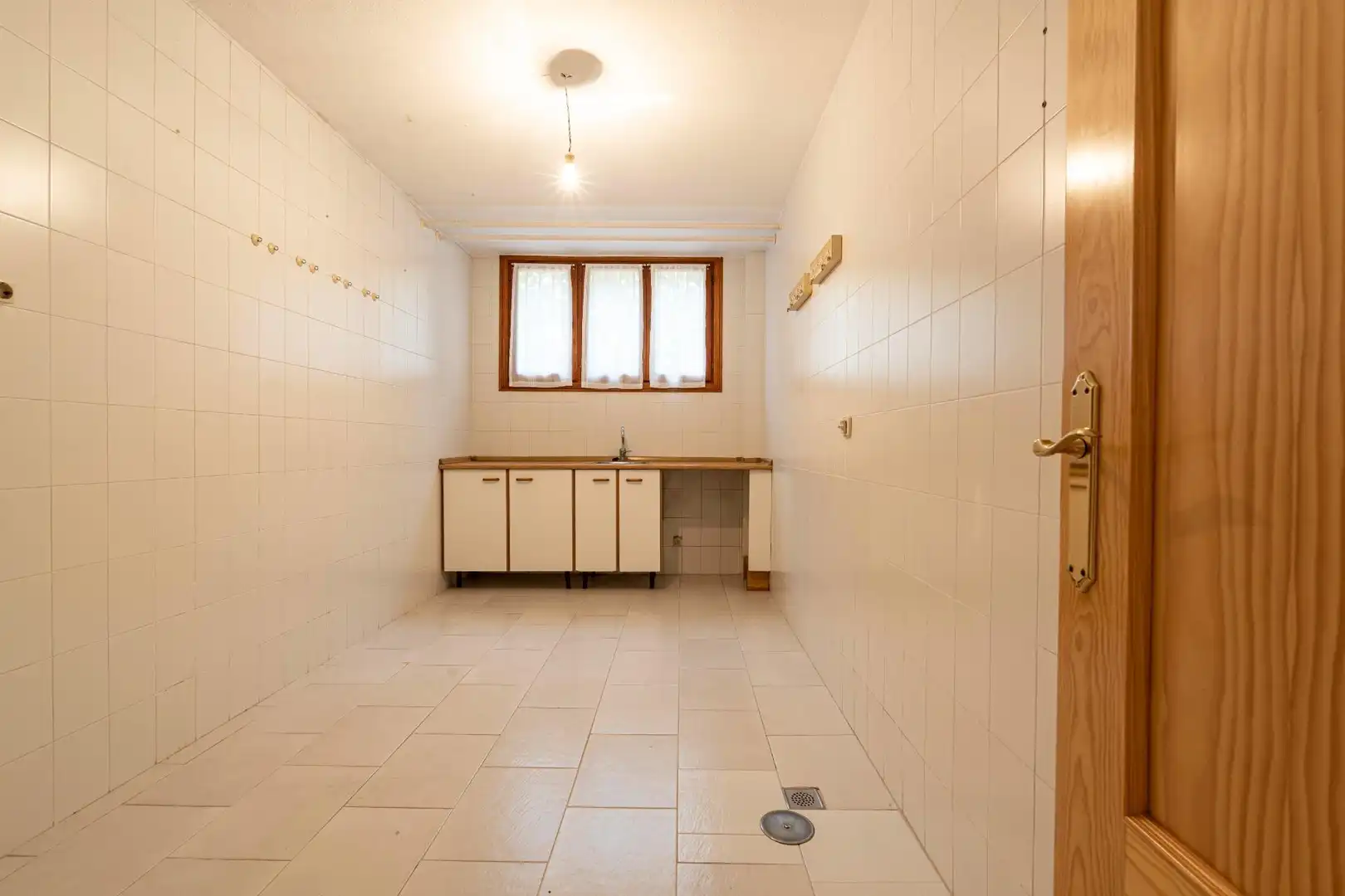 Casa aparellada amb piscina en venda a Avenida Europa, imagen 60