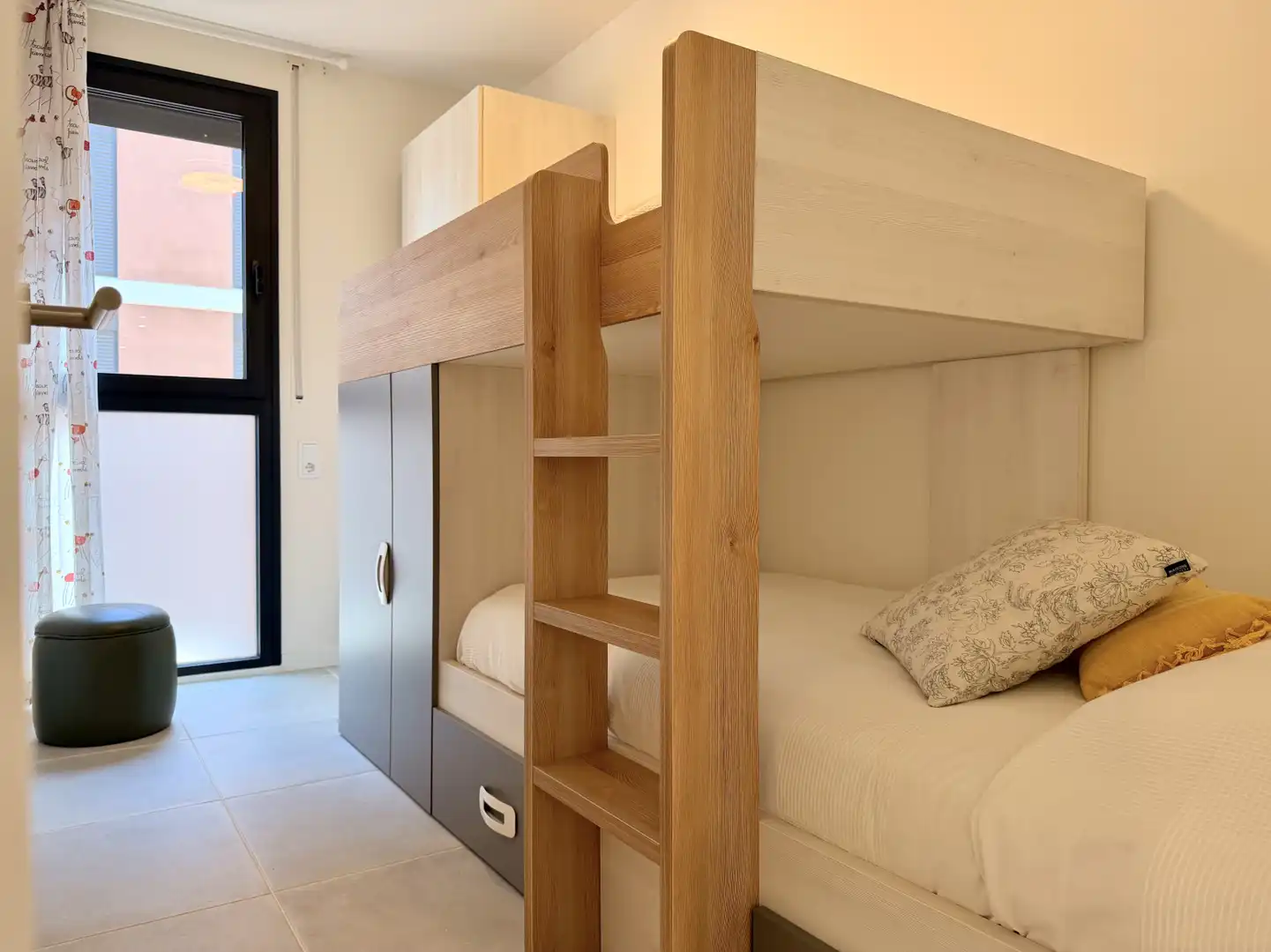 Schlafzimmer von Wohnung zum Verkauf in Calafell mit Heizung, Privatgarten und Terrasse
