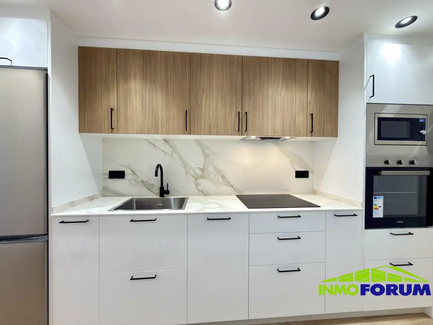 Kitchen of Flat for sale in A Coruña Capital   with Heating and Storage room
