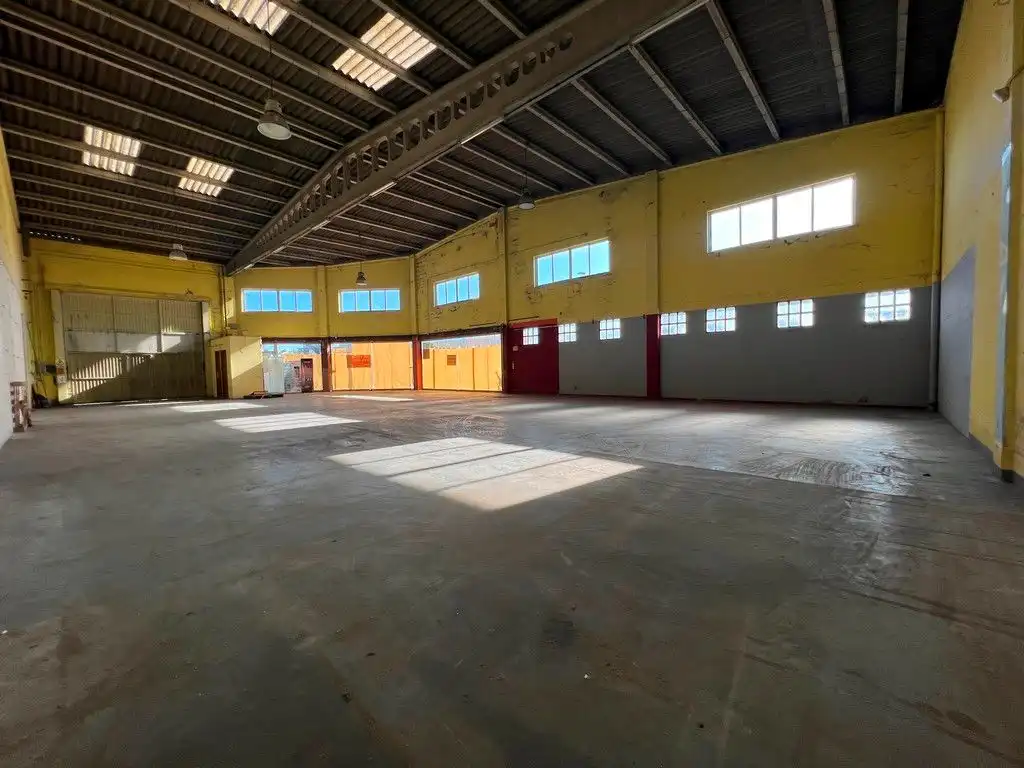 Nave industrial en venta en Lugo