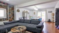 Sala d'estar de Casa o xalet en venda en Piera amb Aire condicionat, Terrassa i Piscina