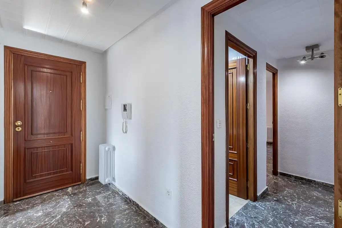 Flat for rent in Granada  with Balcony and Community pool