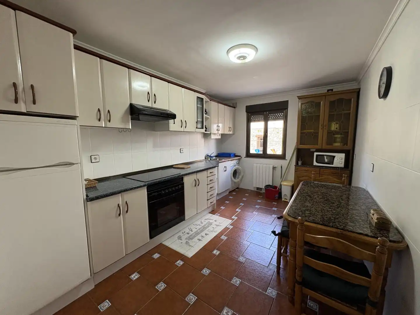 Cocina de Edificio en venta en Aller