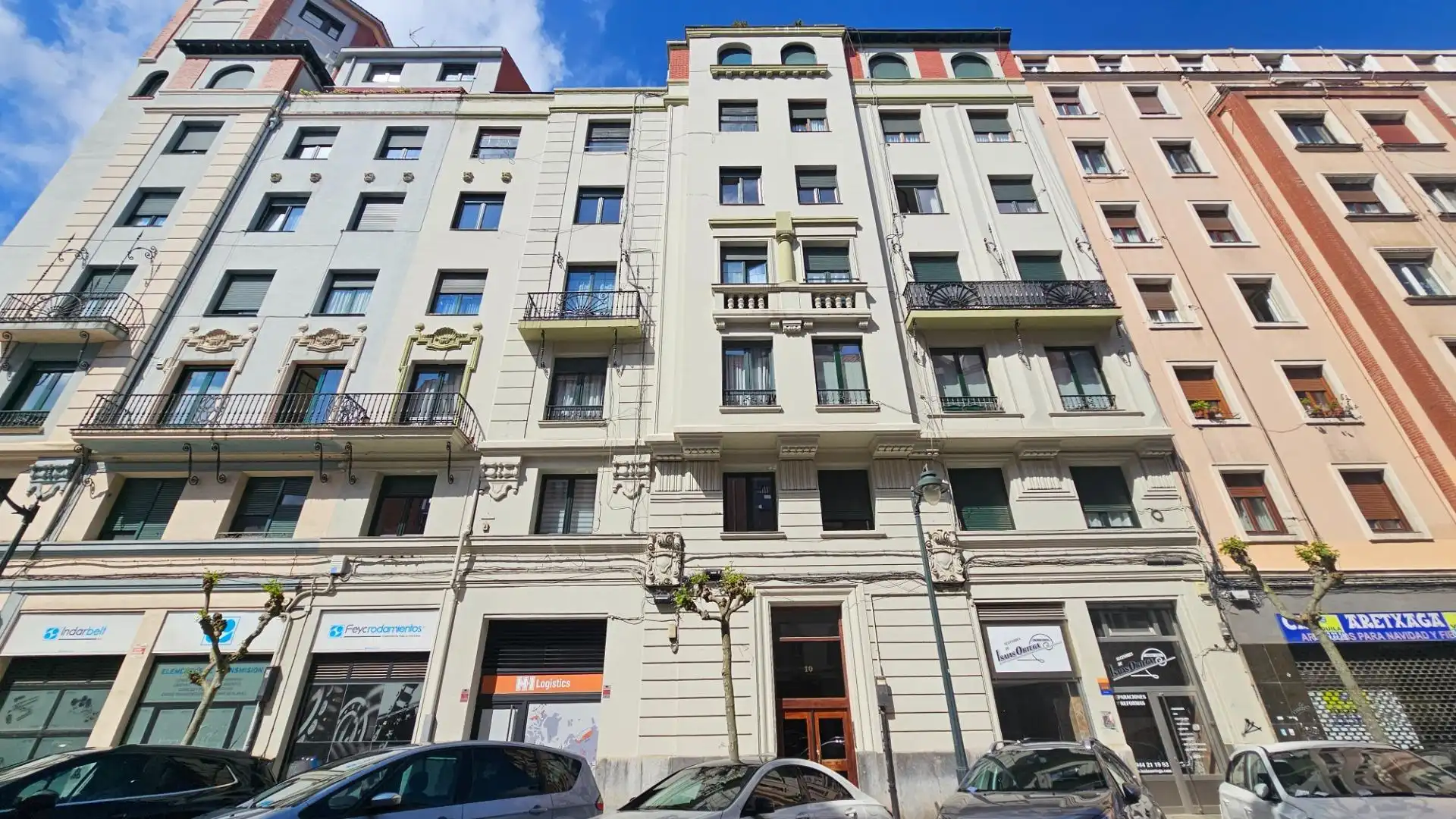 Vista exterior de Ático en venta en Bilbao  con Calefacción, Terraza y Balcón