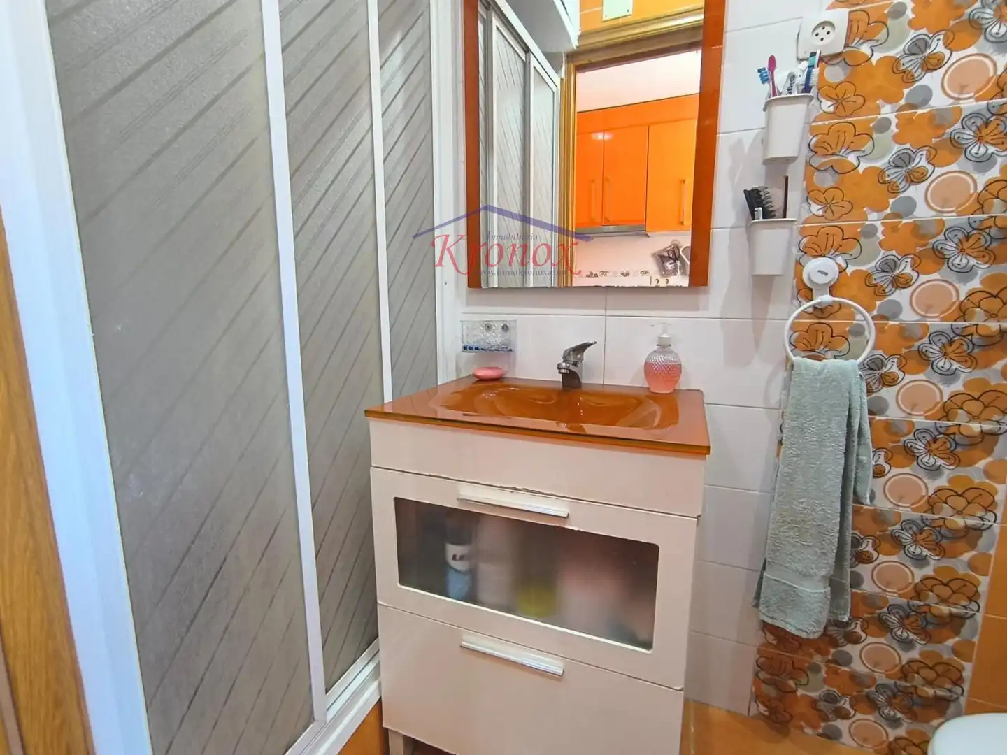 Badezimmer von Wohnung zum Verkauf in Madrid mit Klimaanlage, Heizung und Ofen