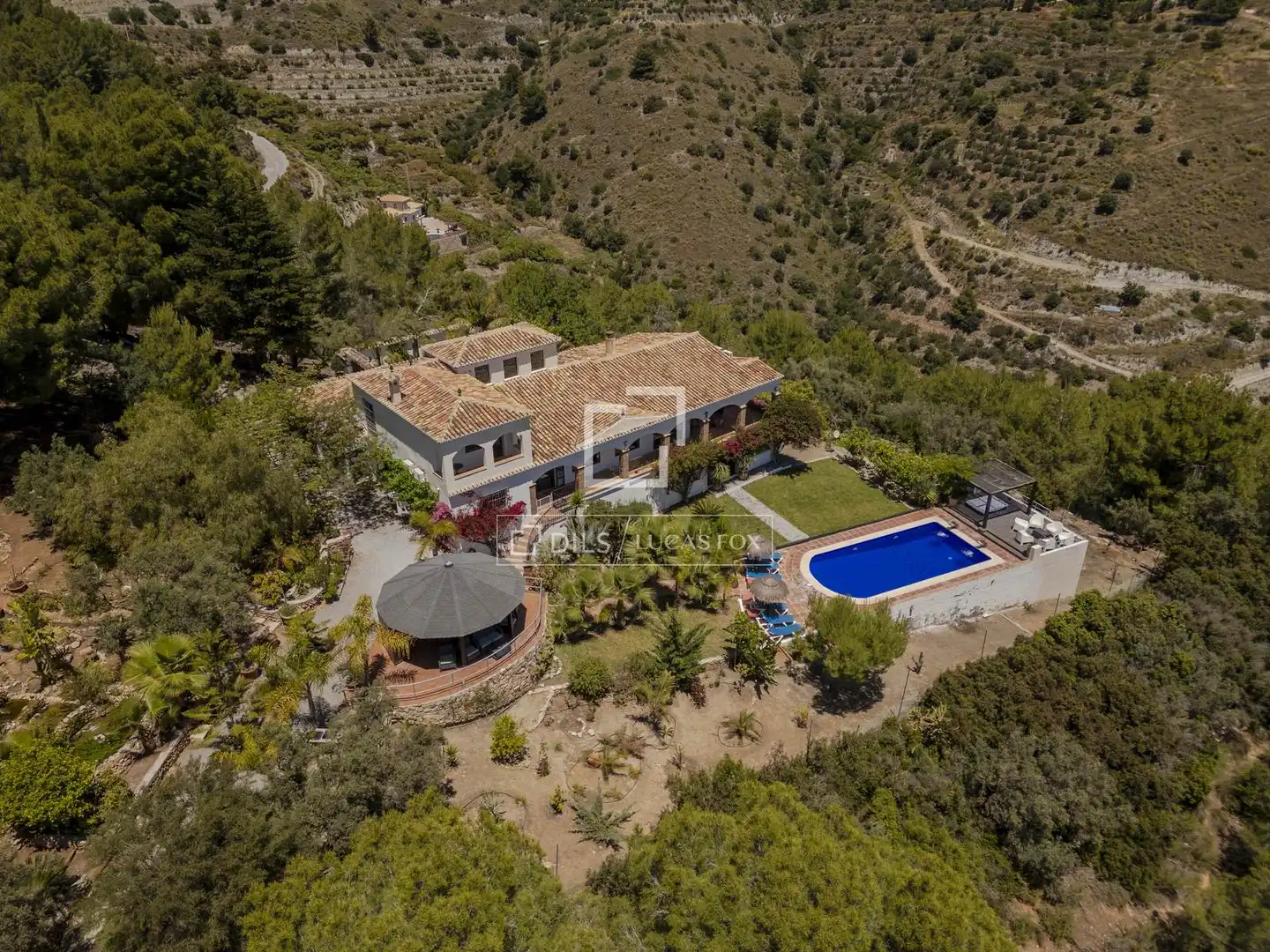 Vista exterior de Casa o xalet en venda en Almuñécar amb Aire condicionat, Calefacció i Jardí privat
