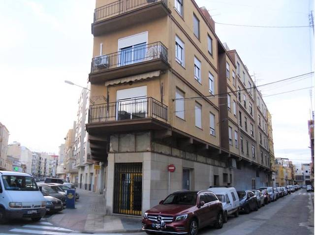 Local comercial en Venta en Avinguda Pere IV, 14 en Llombai