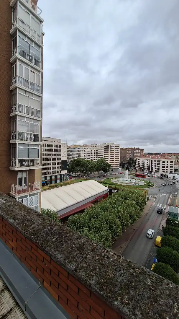 Vista exterior de Piso en venta en Burgos con Calefacción, Terraza y Amueblado