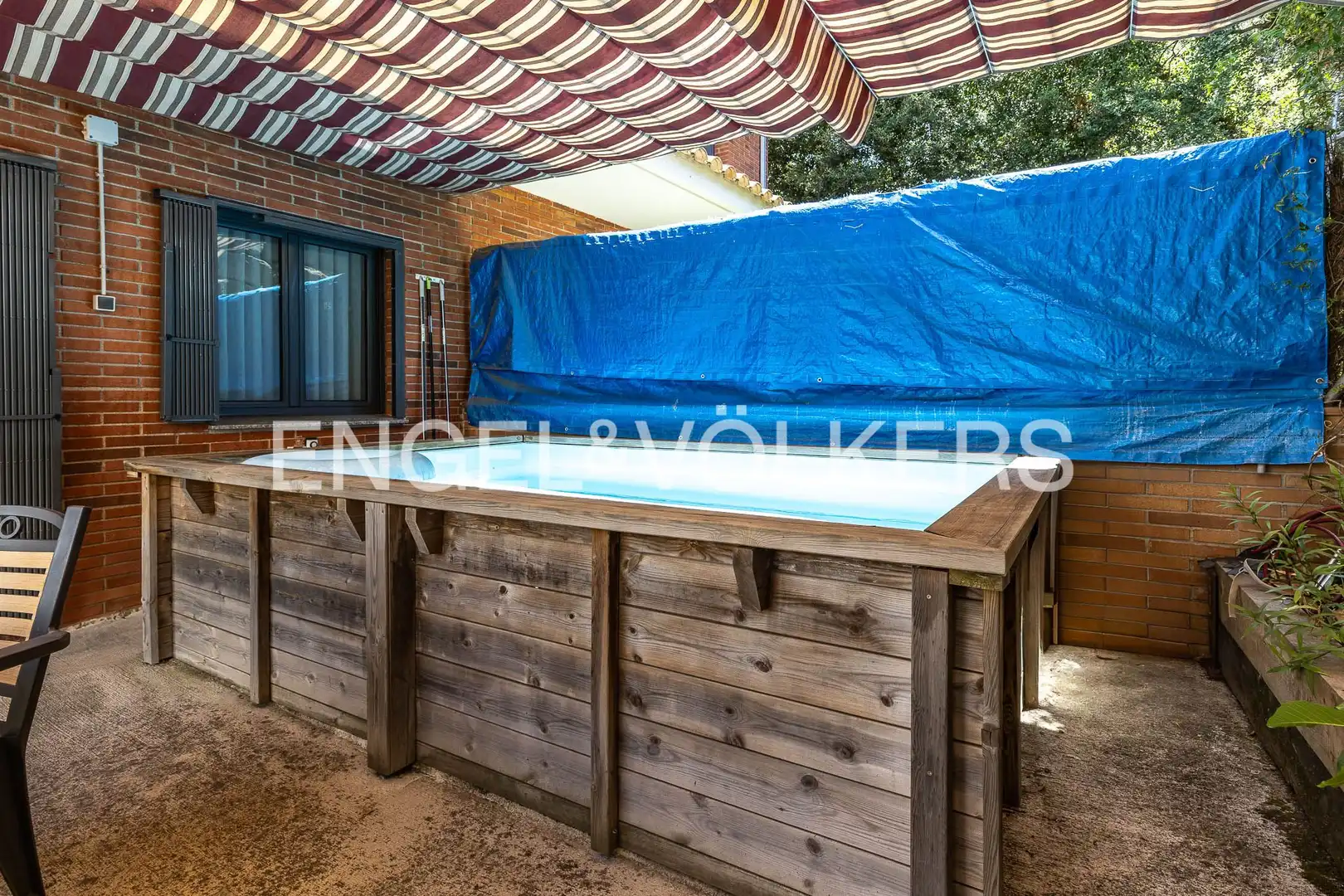 Piscina de Casa adosada en venda en Montornès del Vallès amb Calefacció, Jardí privat i Piscina