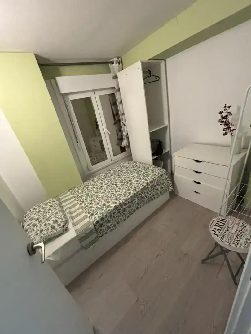 Bedroom of Flat for rent in  Madrid Capital