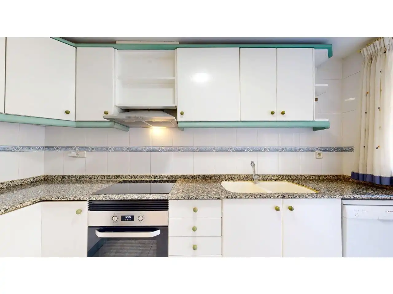 Kitchen of Flat for sale in Cullera  with Air Conditioner, Private garden and Terrace