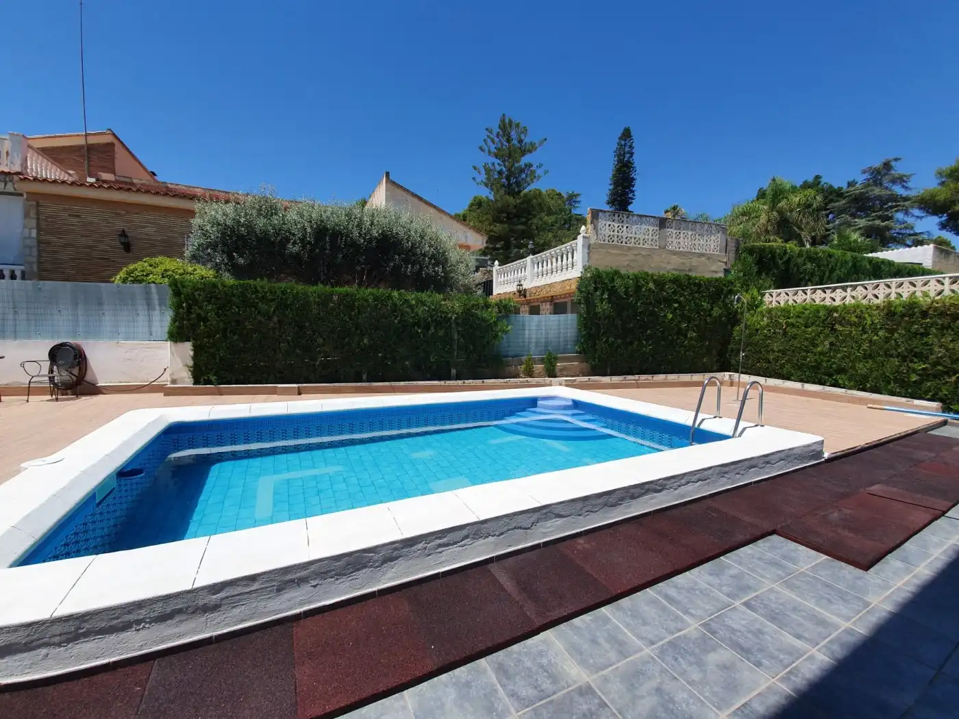 Piscina de Casa o chalet en venta en Chiva con Calefacción, Jardín privado y Terraza