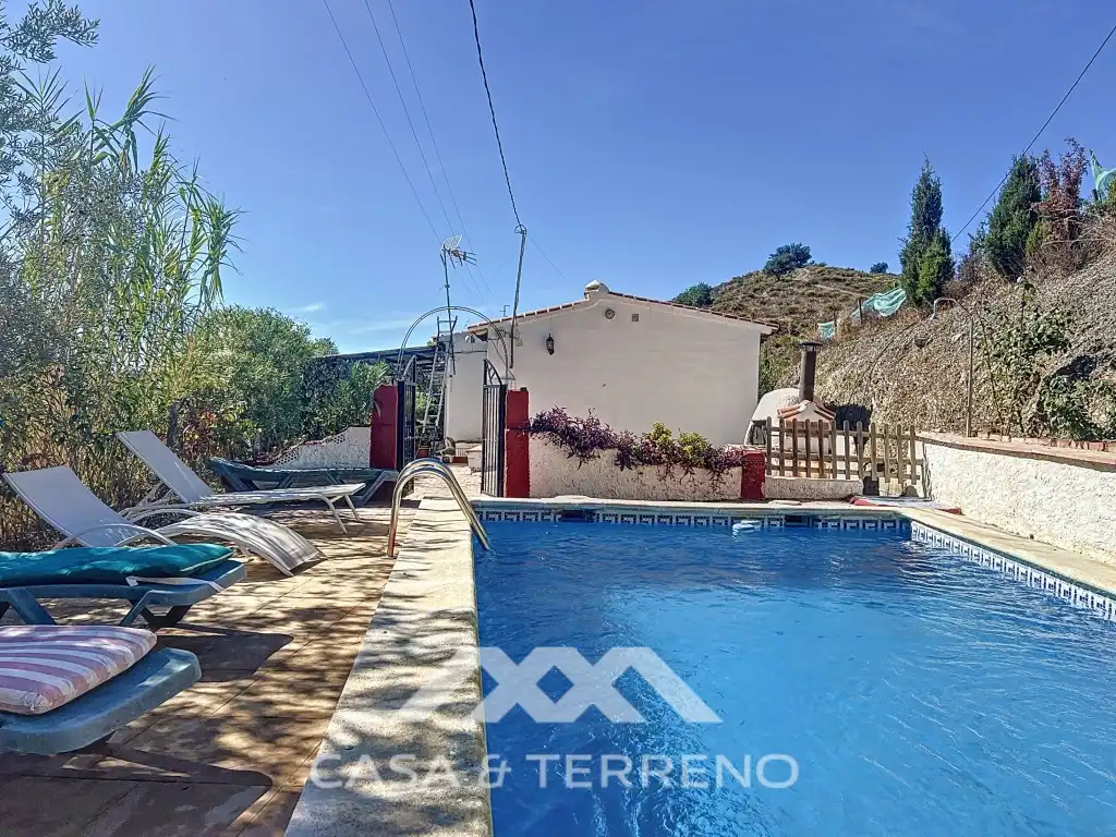 Houses for sale in Camino de Cuesta Bravo, Sedella