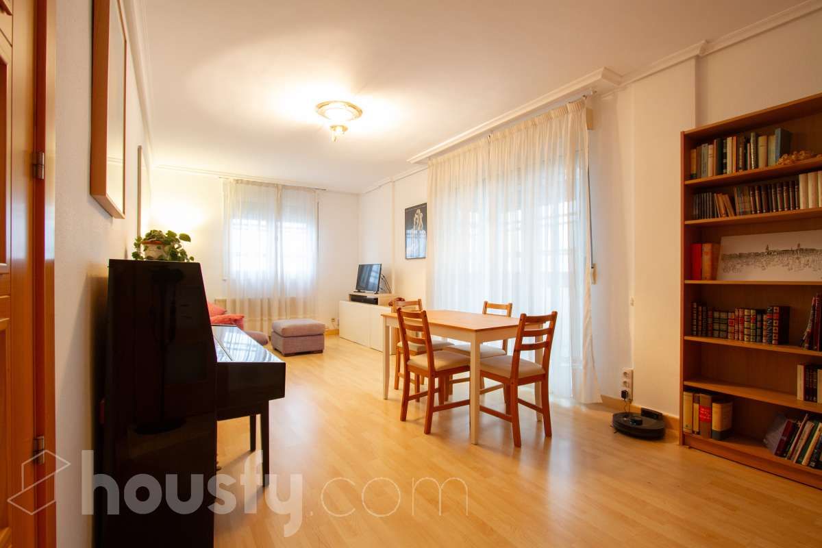 Living room of Flat for sale in Vitoria - Gasteiz  with Heating, Parquet flooring and Storage room