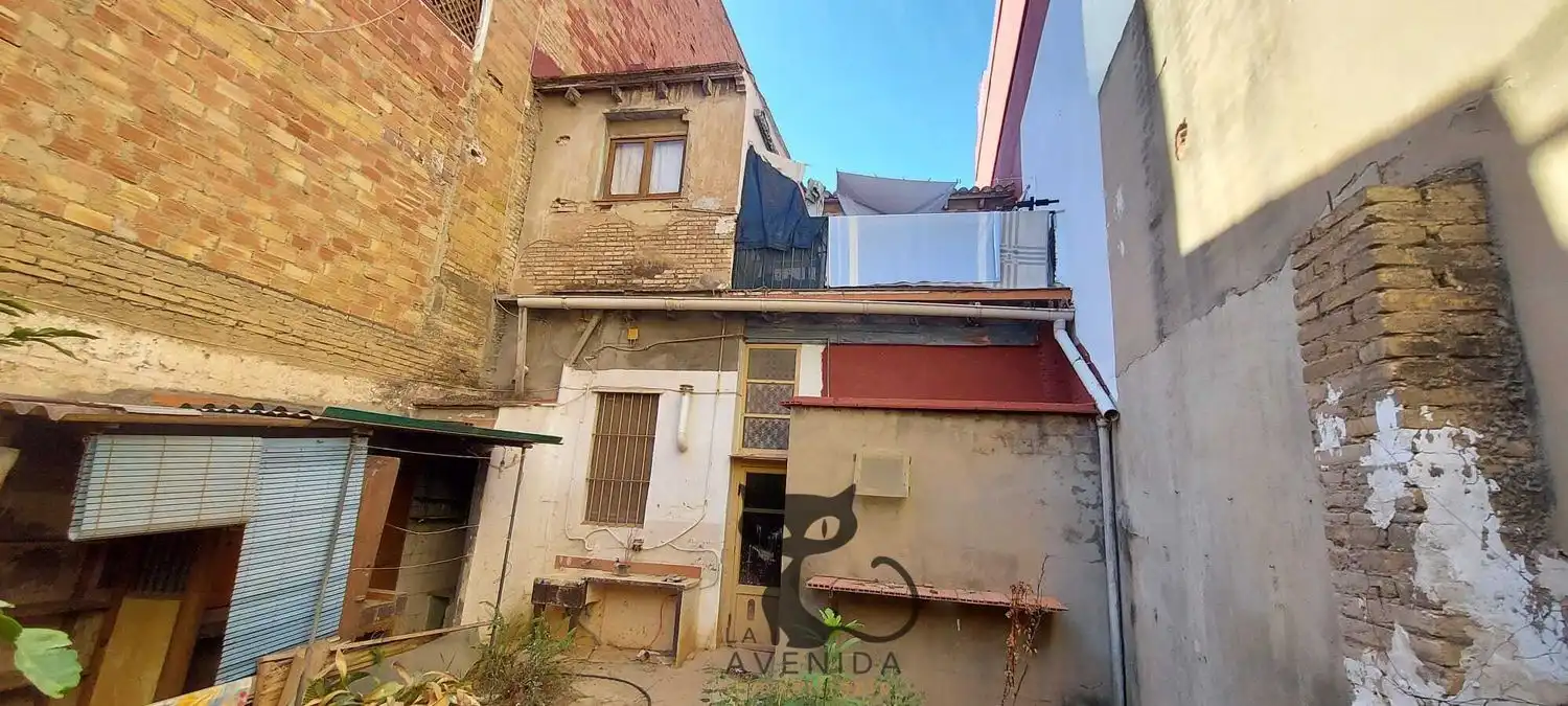 Außenansicht von Haus oder Chalet zum Verkauf in Benetússer mit Privatgarten und Terrasse