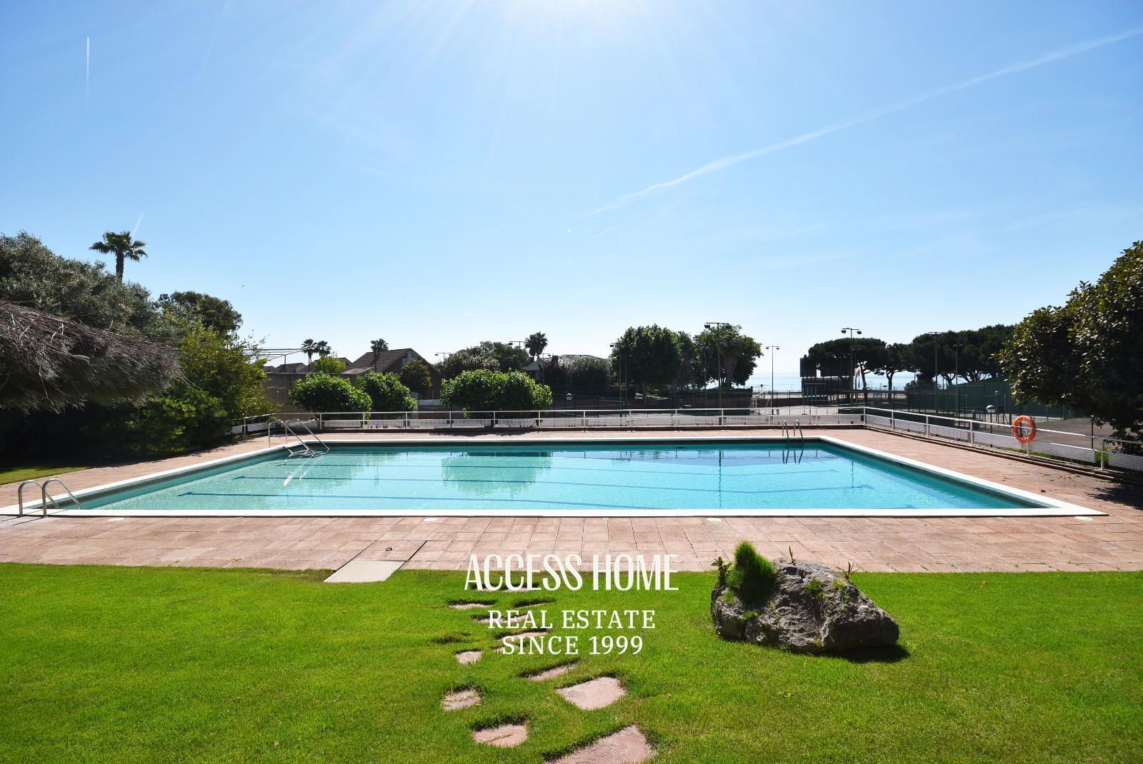 Swimming pool of Flat for sale in Sant Vicenç de Montalt  with Air Conditioner, Heating and Terrace