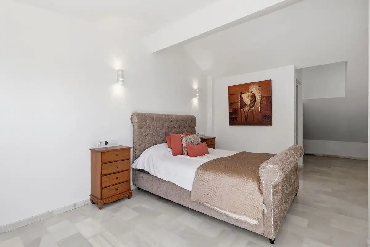 Habitación de Casa o chalet en venta en Estepona con Terraza, Piscina y Balcón