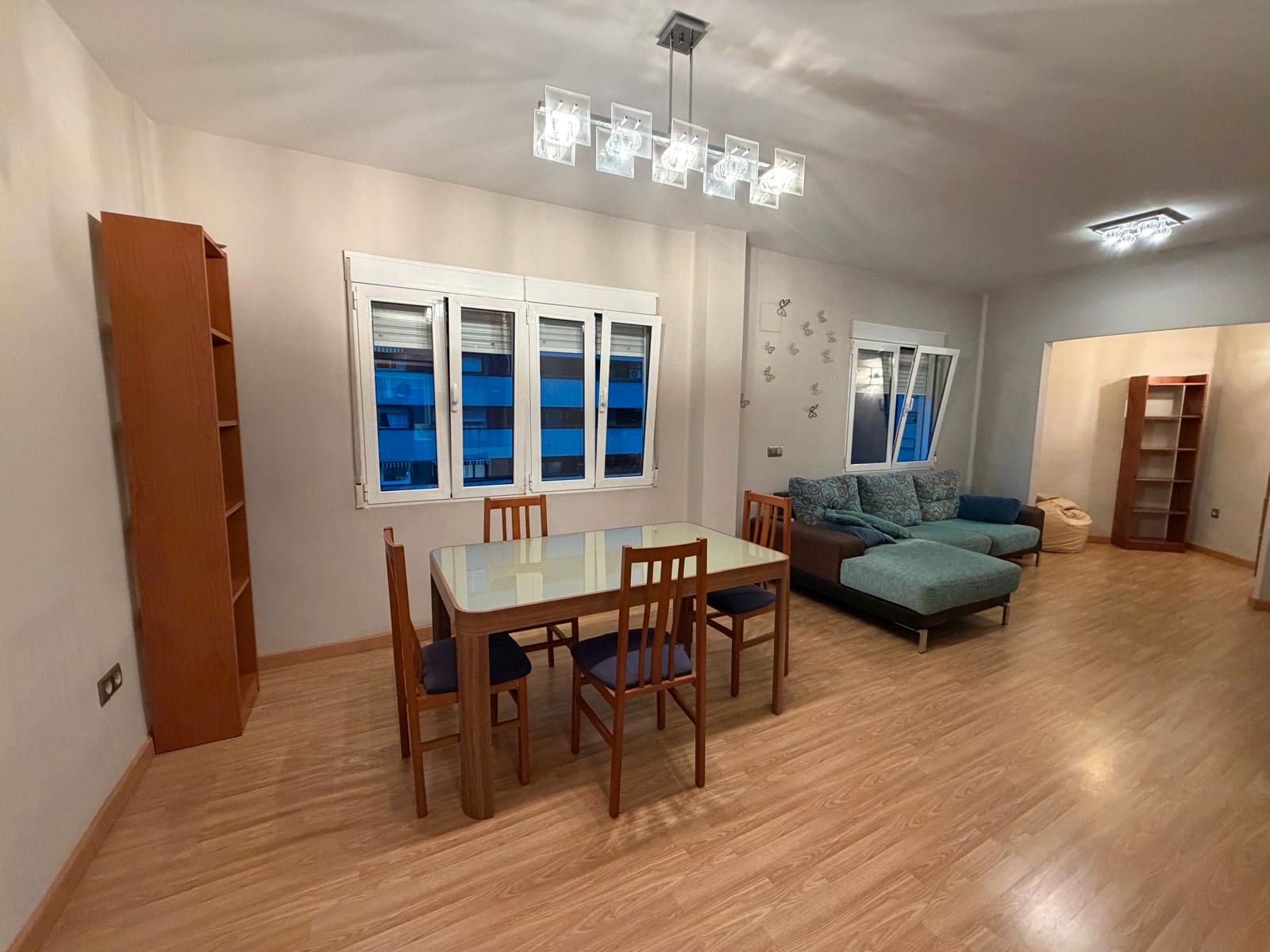 Menjador de Pis de lloguer en  Valencia Capital amb Aire condicionat, Calefacció i Parquet