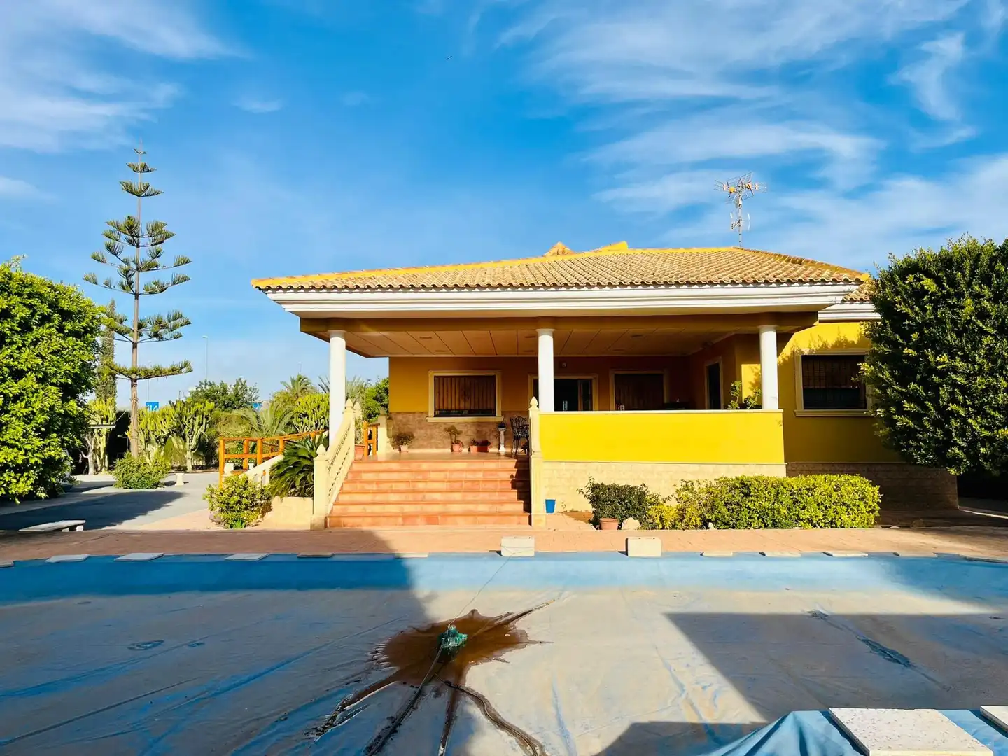 Exterior view of Houses for sale in Elche / Elx  with Air Conditioner, Private garden and Terrace