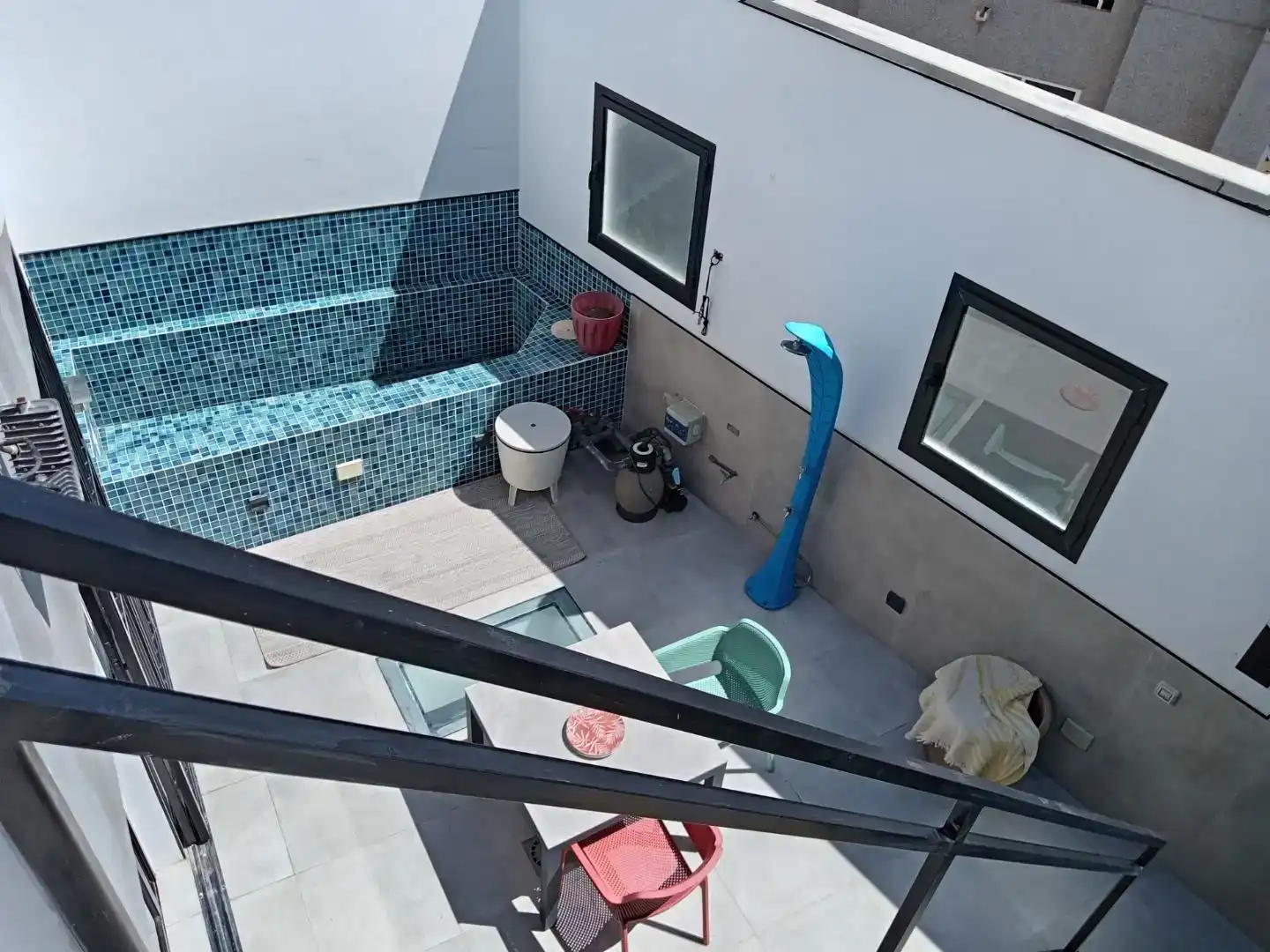 Piscina de Casa adosada en venda en Las Palmas de Gran Canaria amb Jardí privat, Piscina i Moblat
