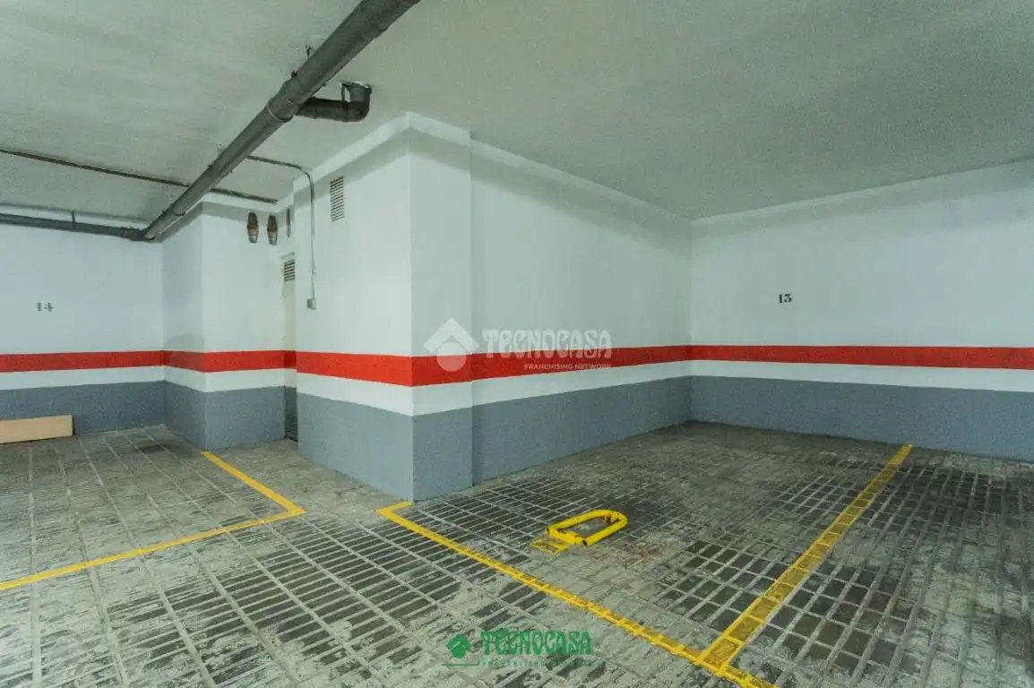 Parking de Piso en venta en Almería con Aire acondicionado
