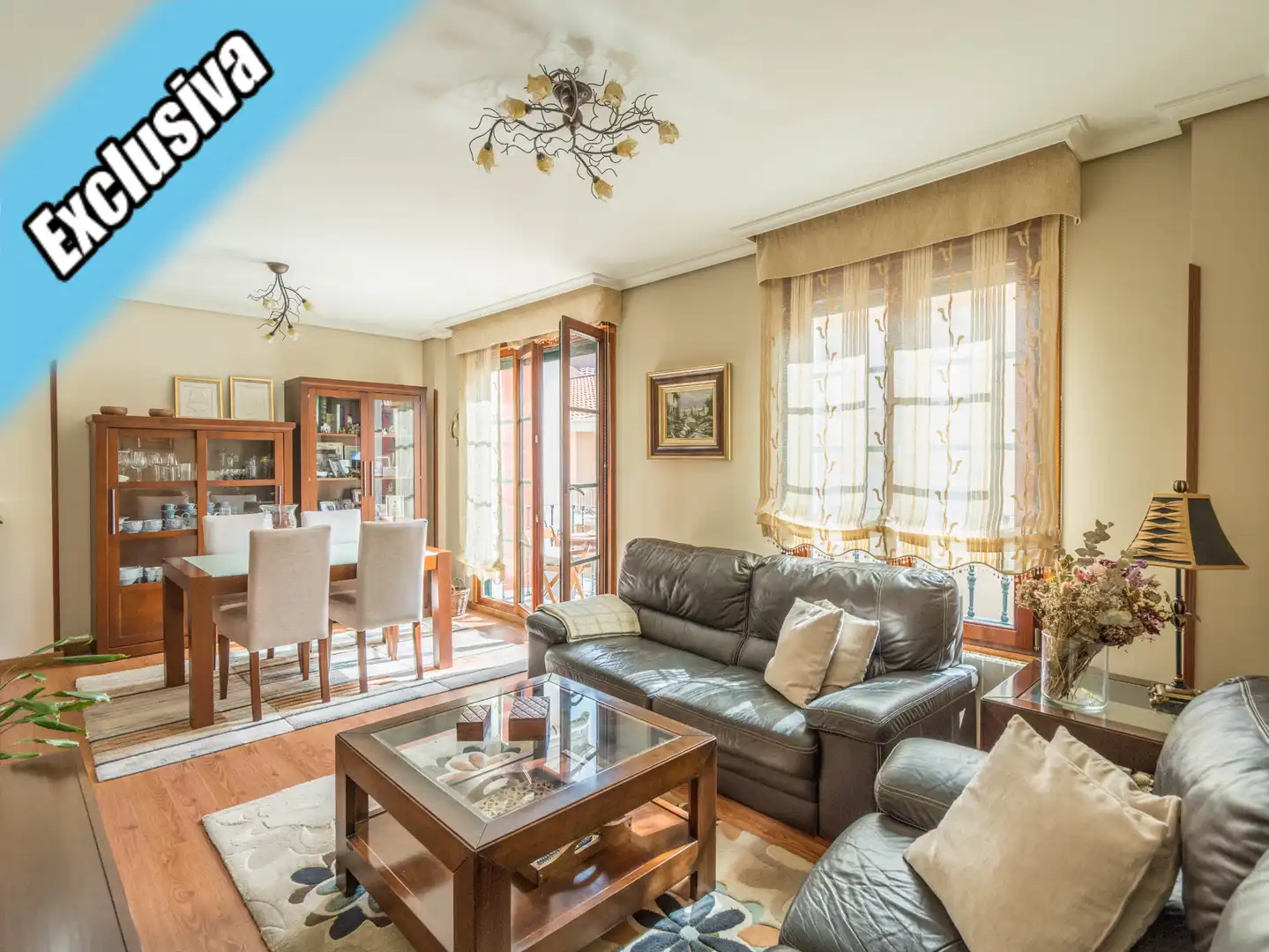 Wohnzimmer von Maisonette zum Verkauf in Laredo mit Heizung, Parkett und Balkon