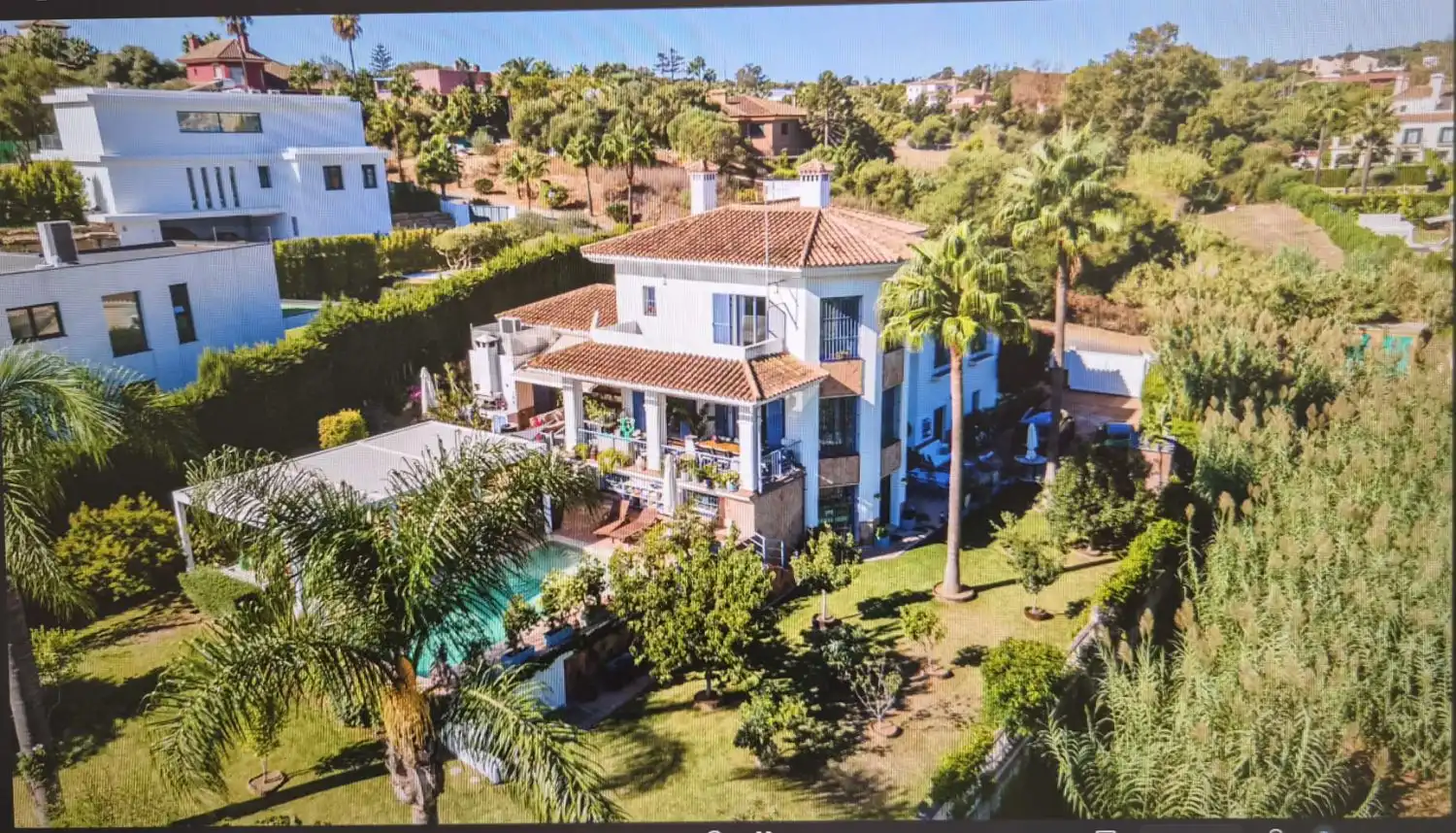Exterior view of Houses for sale in Sotogrande Costa