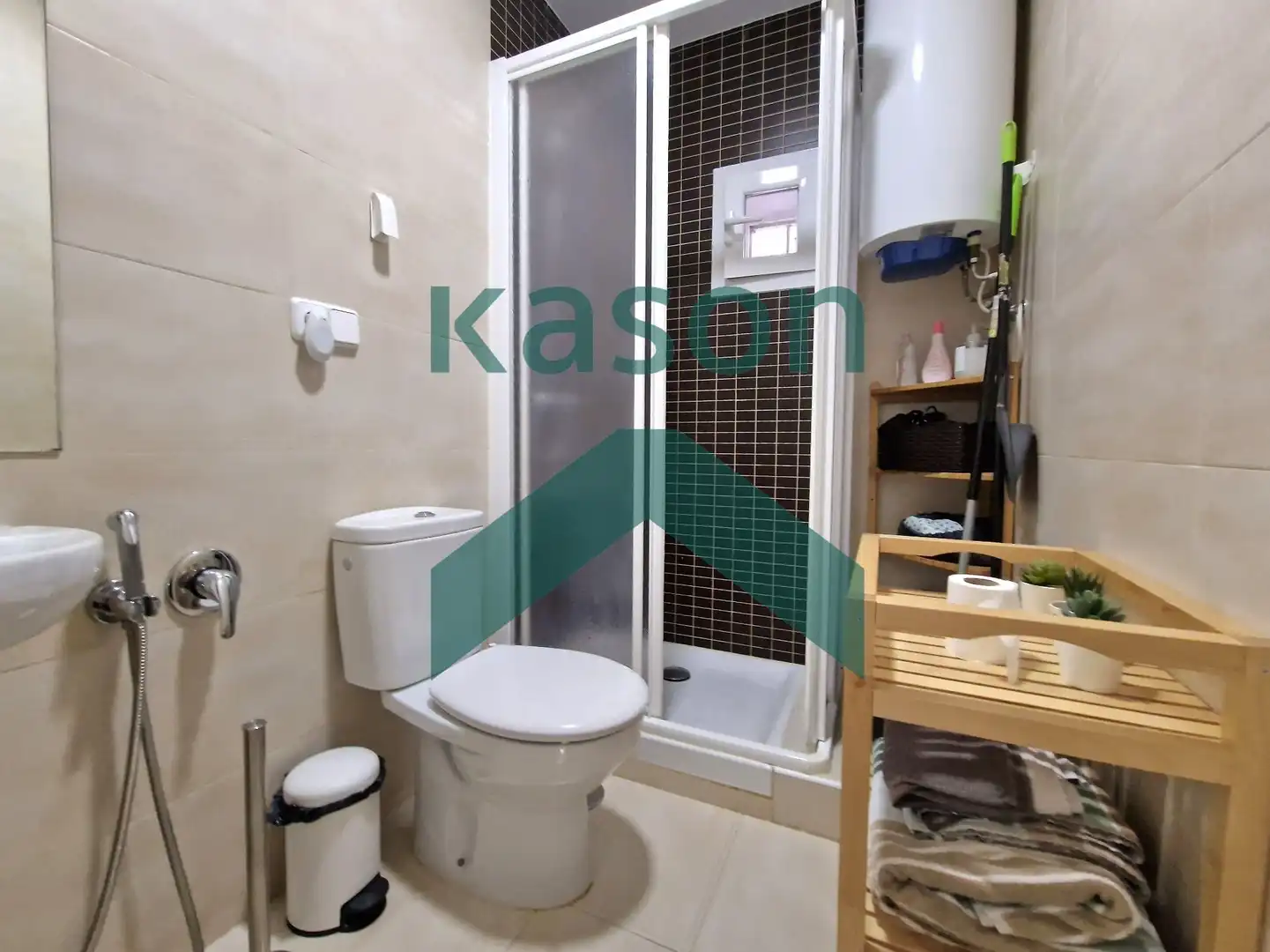 Bany de Apartament de lloguer en Madrid amb Calefacció i Moblat