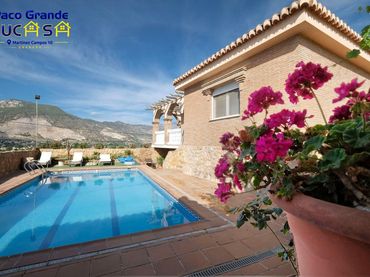 Villa mit Pool zum Verkauf in CAMINO VIEJO DE MOTRIL