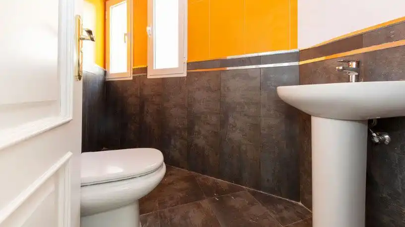 Baño de Casa o chalet en venta en Benahavís con Aire acondicionado, Calefacción y Jardín privado