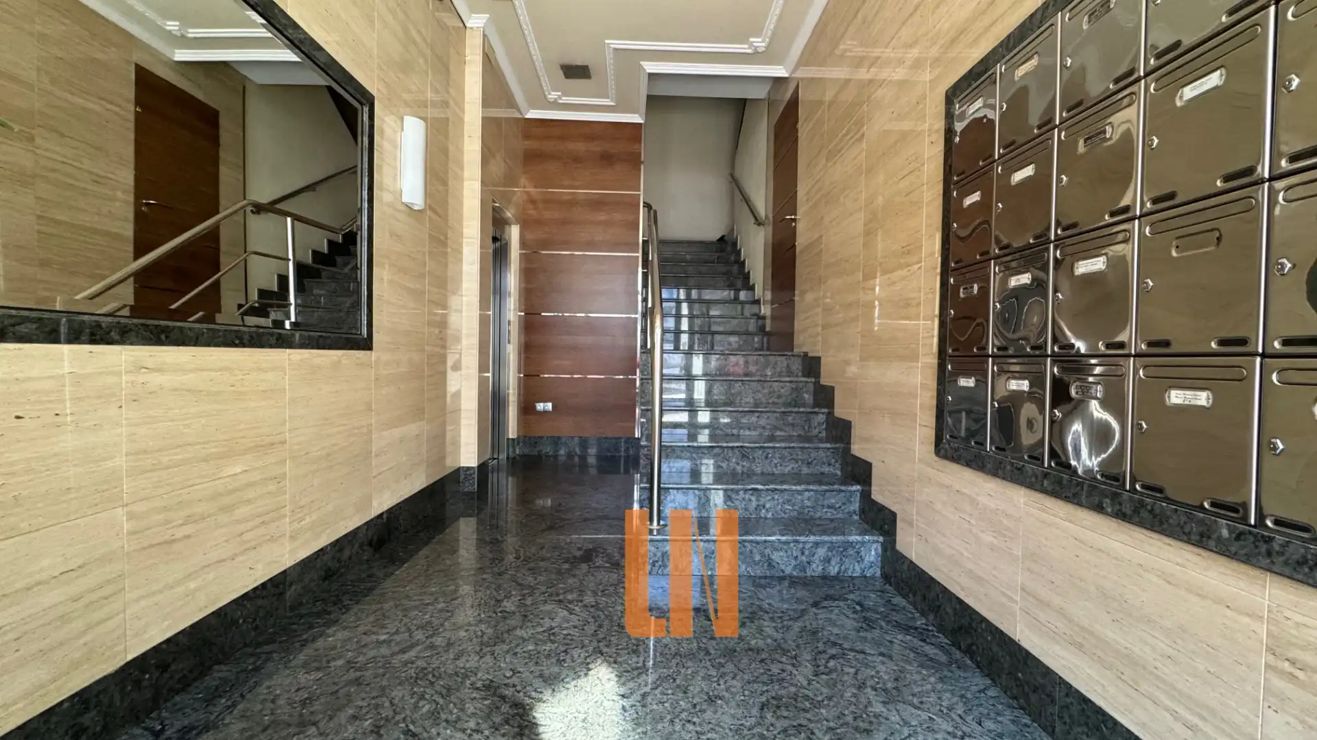 Pis en venda a Avenida Pasaxe, Los Castros - Castrillón