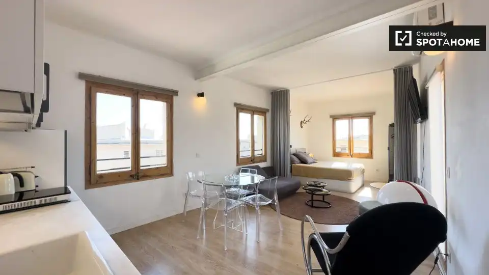 Flat with terrace to rent in Ciutat Vella