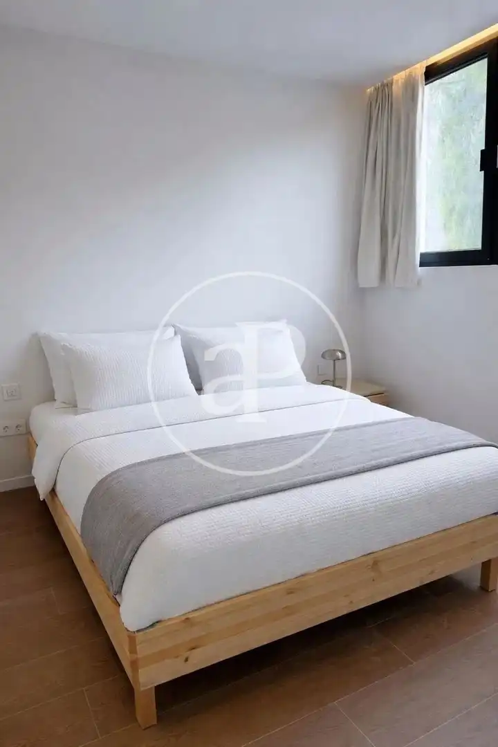Bedroom of Flat for rent in Valencia  with Air Conditioner, Heating and Terrace