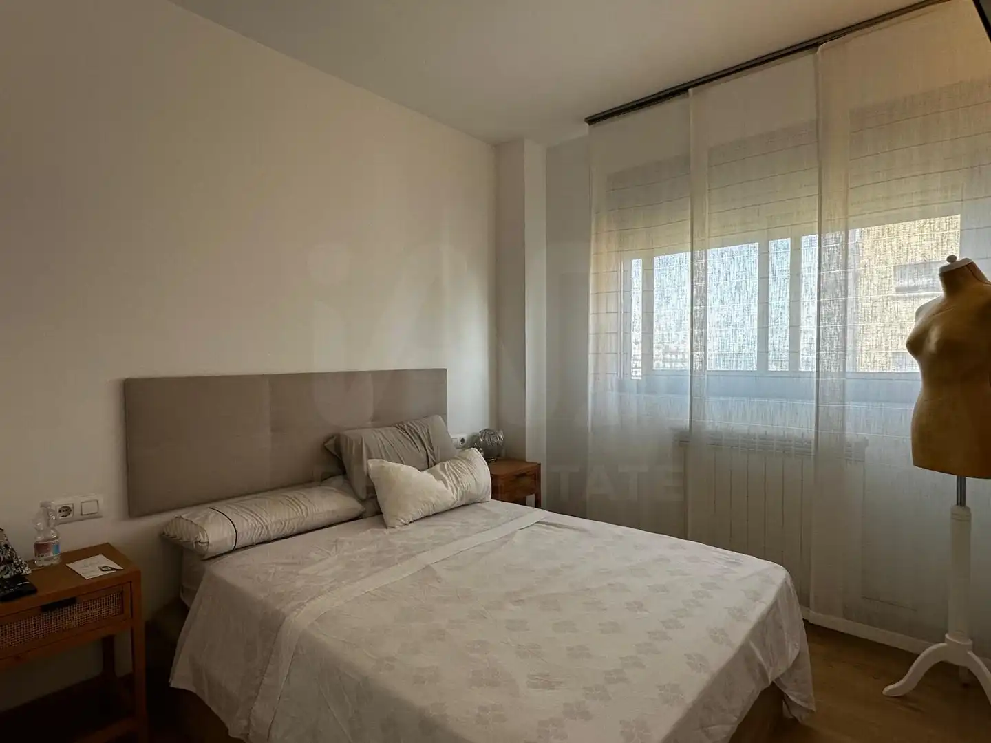 Dormitori de Pis en venda en Barberà del Vallès amb Aire condicionat, Calefacció i Terrassa