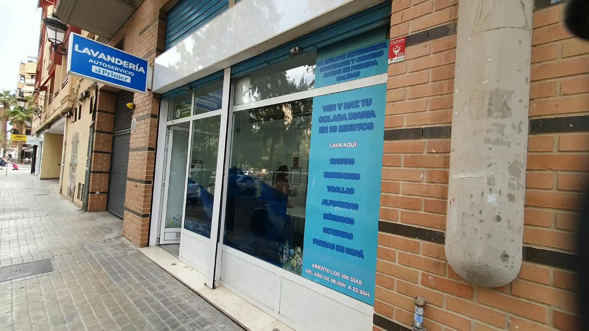 Business premises for transfer in Calle de Jacinto Labaila, imagen 11