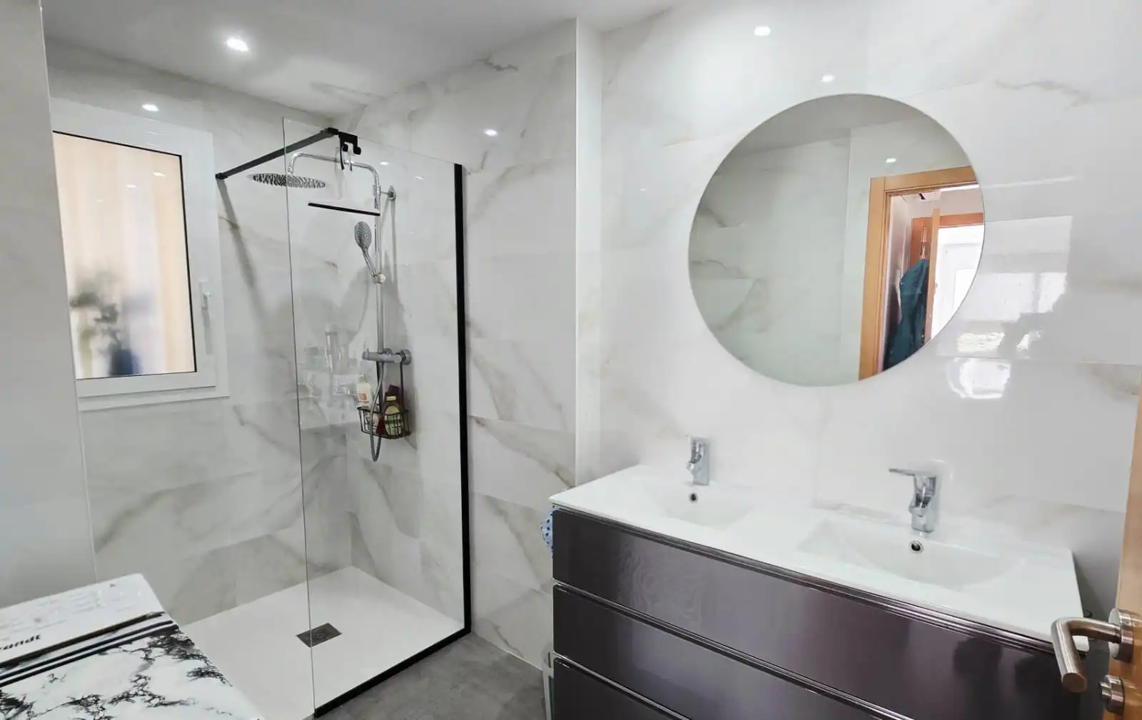 Bany de Apartament en venda en Oliva amb Aire condicionat, Terrassa i Traster