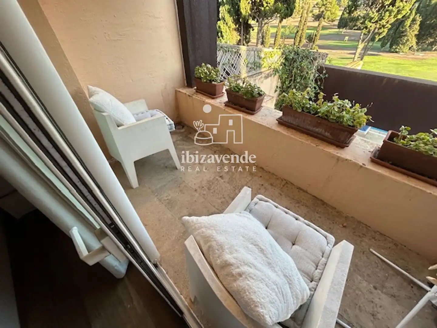 Terrasse von Einfamilien-Reihenhaus zur Miete in Santa Eulària des Riu mit Klimaanlage, Heizung und Parkett