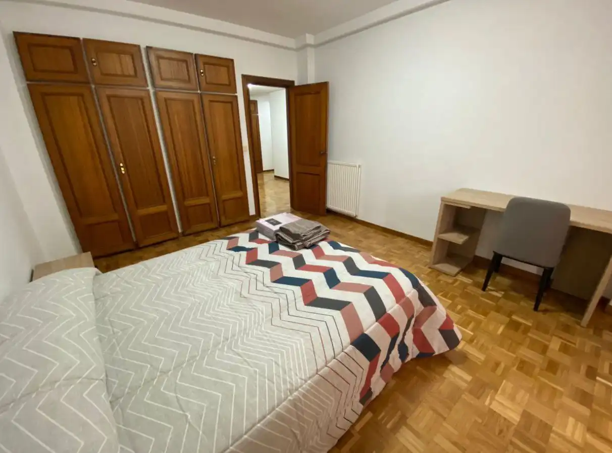 Habitación de Piso de alquiler en Palencia con Calefacción, Parquet y Amueblado