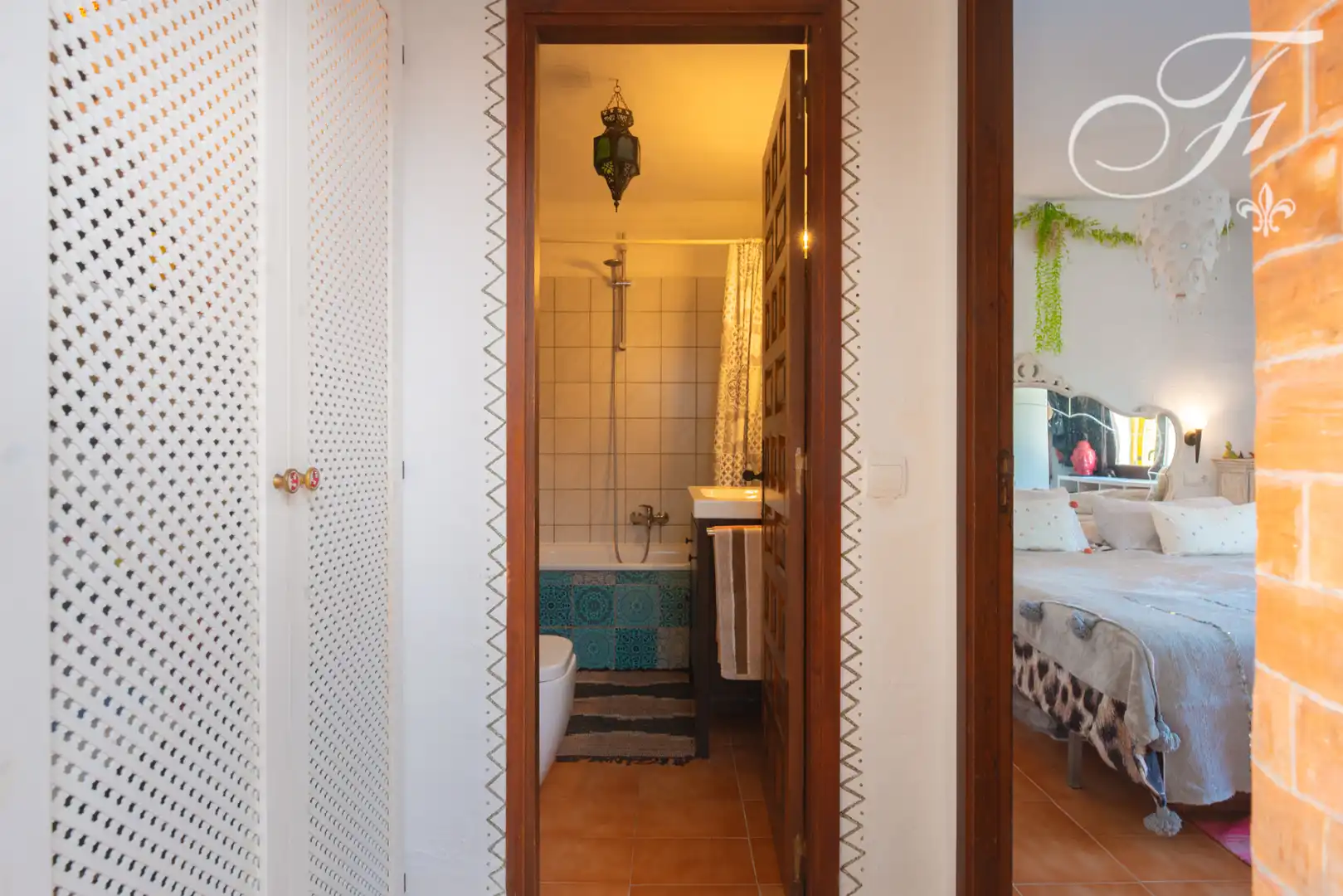 Baño de Apartamento en venta en Santa Eulària des Riu con Aire acondicionado, Terraza y Piscina comunitaria