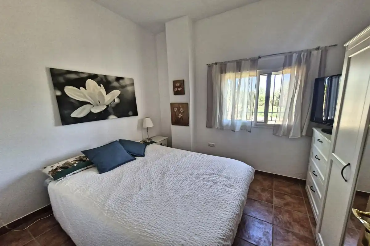 Dormitori de Finca rústica en venda en Málaga amb Jardí privat, Terrassa i Traster