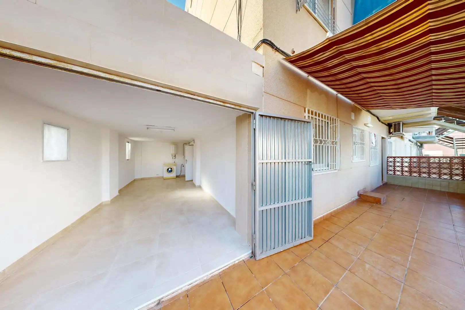 Vista exterior de Planta baja en venta en Cartagena con Aire acondicionado, Calefacción y Jardín privado