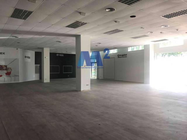 Local comercial en Alquiler en Polígono Industrial Sur