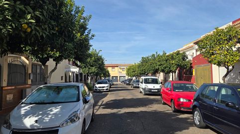 Foto 3 de Casa adosada en venta en Calle Jesus Lopez Cobo, Centro - Doña Mercedes, Dos Hermanas