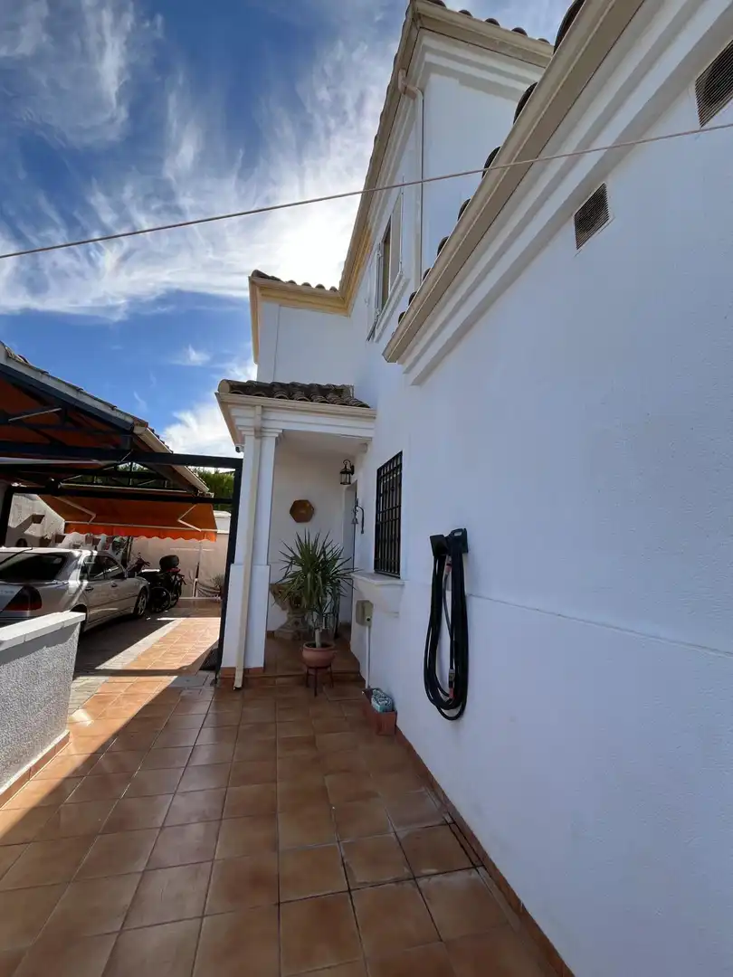 Villa mit Pool zum Verkauf in Calle MIGUEL DE MOLINA, imagen 10