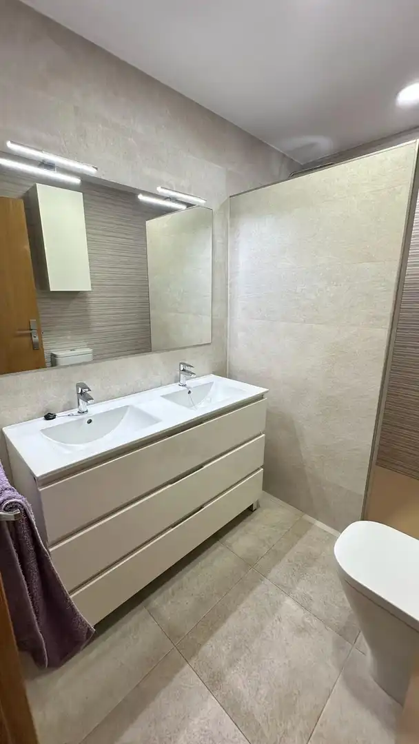 Baño de Piso de alquiler en Murcia con Aire acondicionado y Trastero