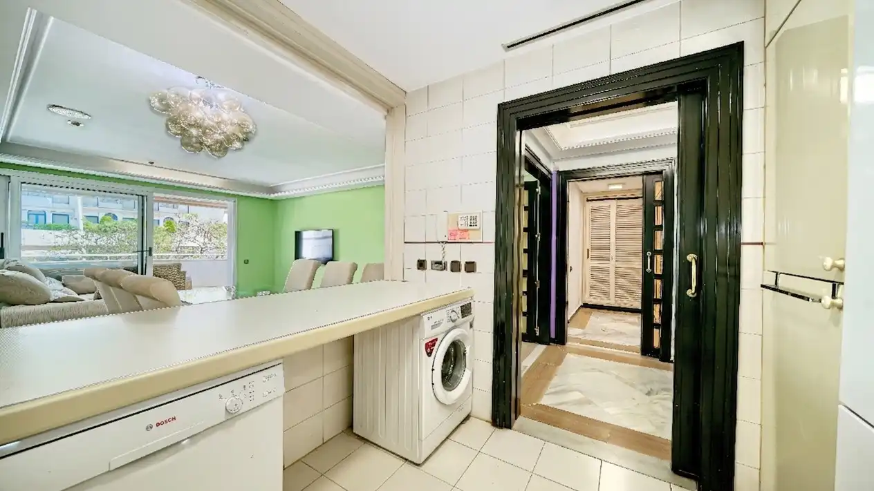 Cuina de Apartament en venda en Marbella amb Aire condicionat, Calefacció i Terrassa