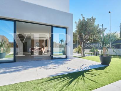 Vista exterior de Casa o xalet en venda en Sant Joan d'Alacant amb Aire condicionat, Terrassa i Piscina