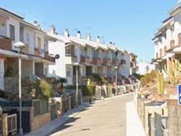 Casa amb jardí en venda a Santa Perpètua de Mogoda