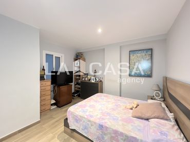 Piso con balcón en venta en Eixample