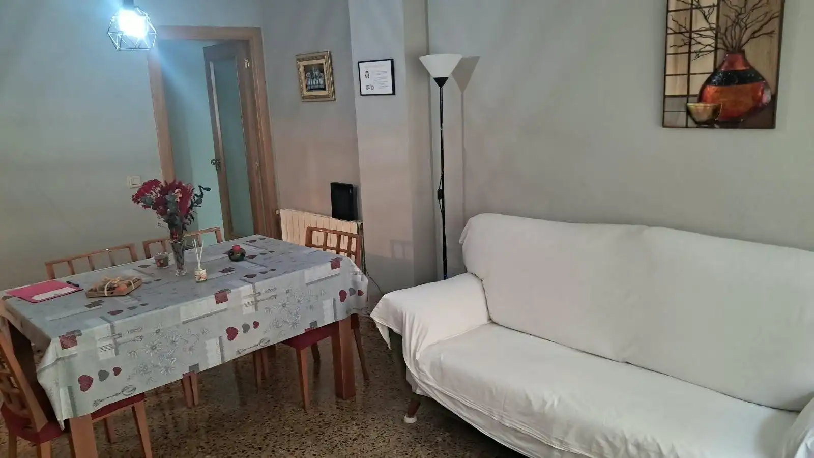 Sala d'estar de Planta baixa en venda en Nucli Urbà  
